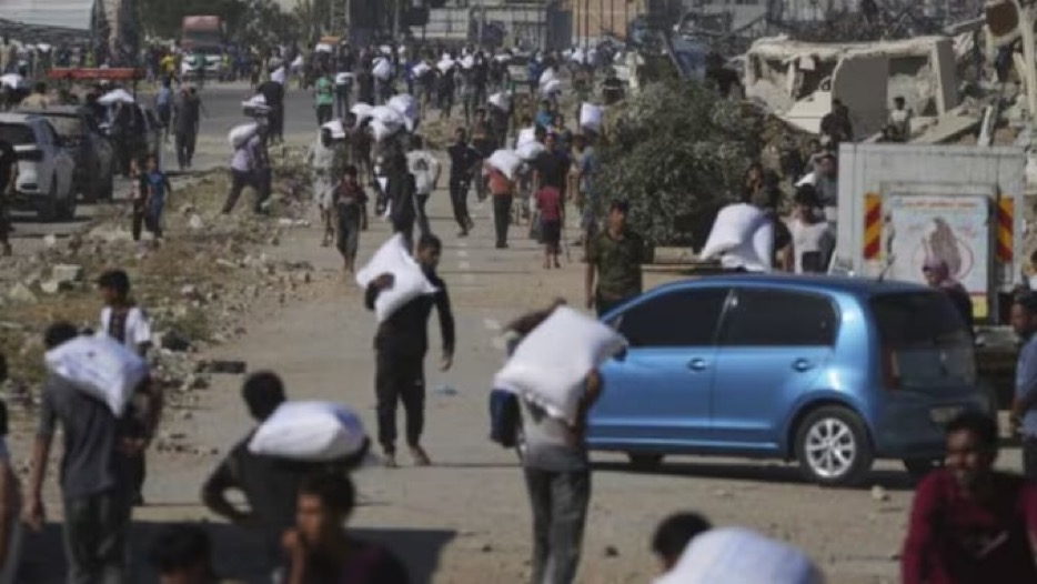 Four Killed as Starving Palestinians Storm UN Food Warehouse in Gaza