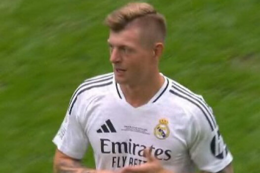  Toni Kroos Gets Standing Ovation in Emotional Bernabéu Moment