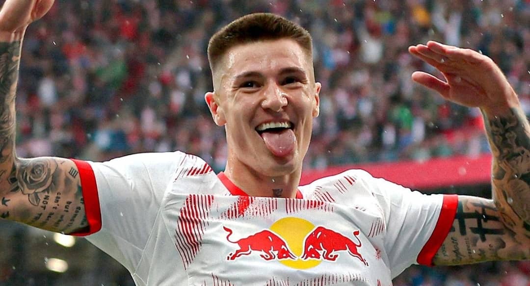 Manchester United Set to Bid for Benjamin Šeško, Newcastle Also in the Race