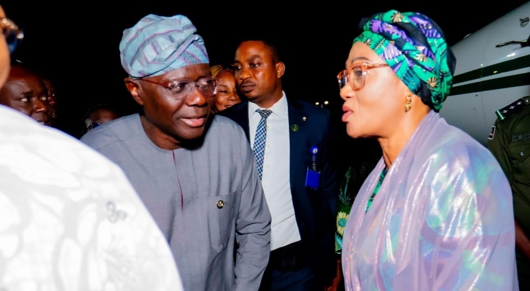 Sanwo-Olu Welcomes First Lady Oluremi Tinubu on Official Visit to Lagos